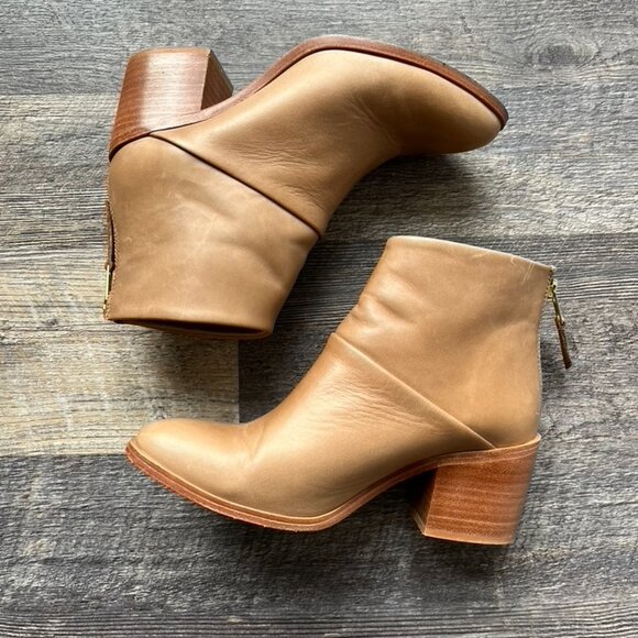 Nisolo Dari Boot in Almond 7.5 - Picture 3 of 7